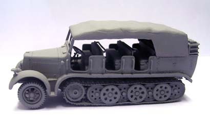 SdKfz 7 8ton Prime Mover with raised tilt cover