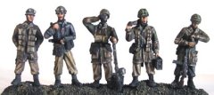 German Paratroopers with weapons