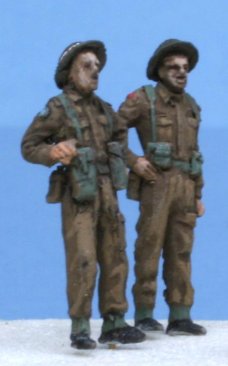 British Soldiers circa 1944-45 in casual poses (Set 2)